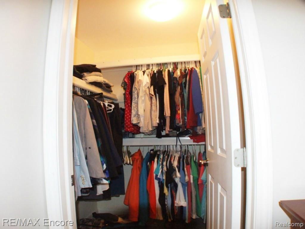 5458 Ridge Trail North Clarkston, MI 48348 - Photo 22 of 35 MASTER WALK IN CLOSET #2