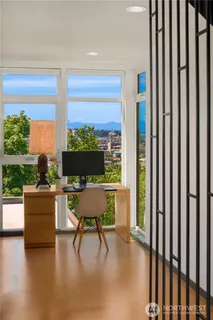 $889,000 | 2517 13th Avenue South, Seattle, WA 98144