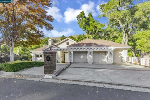 $2,500,000 | 31 Merrill Circle South, Moraga, CA 94556