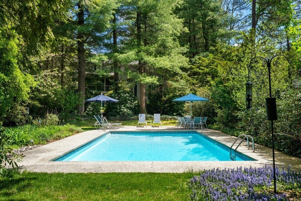45 Woodmere Road Framingham, MA 01701 - Photo 6 of 42 Gallery Image 6