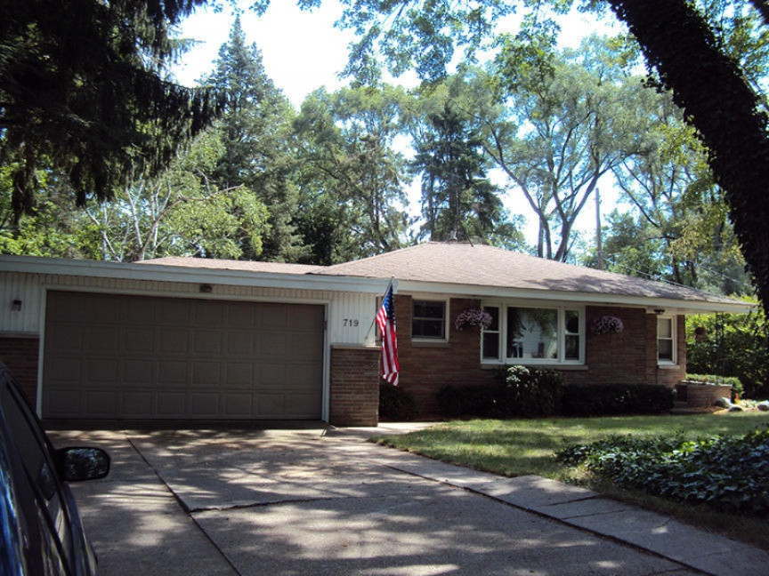 719 Ruth Avenue Holland, MI 49423 - Photo 1 of 14 DSC01308