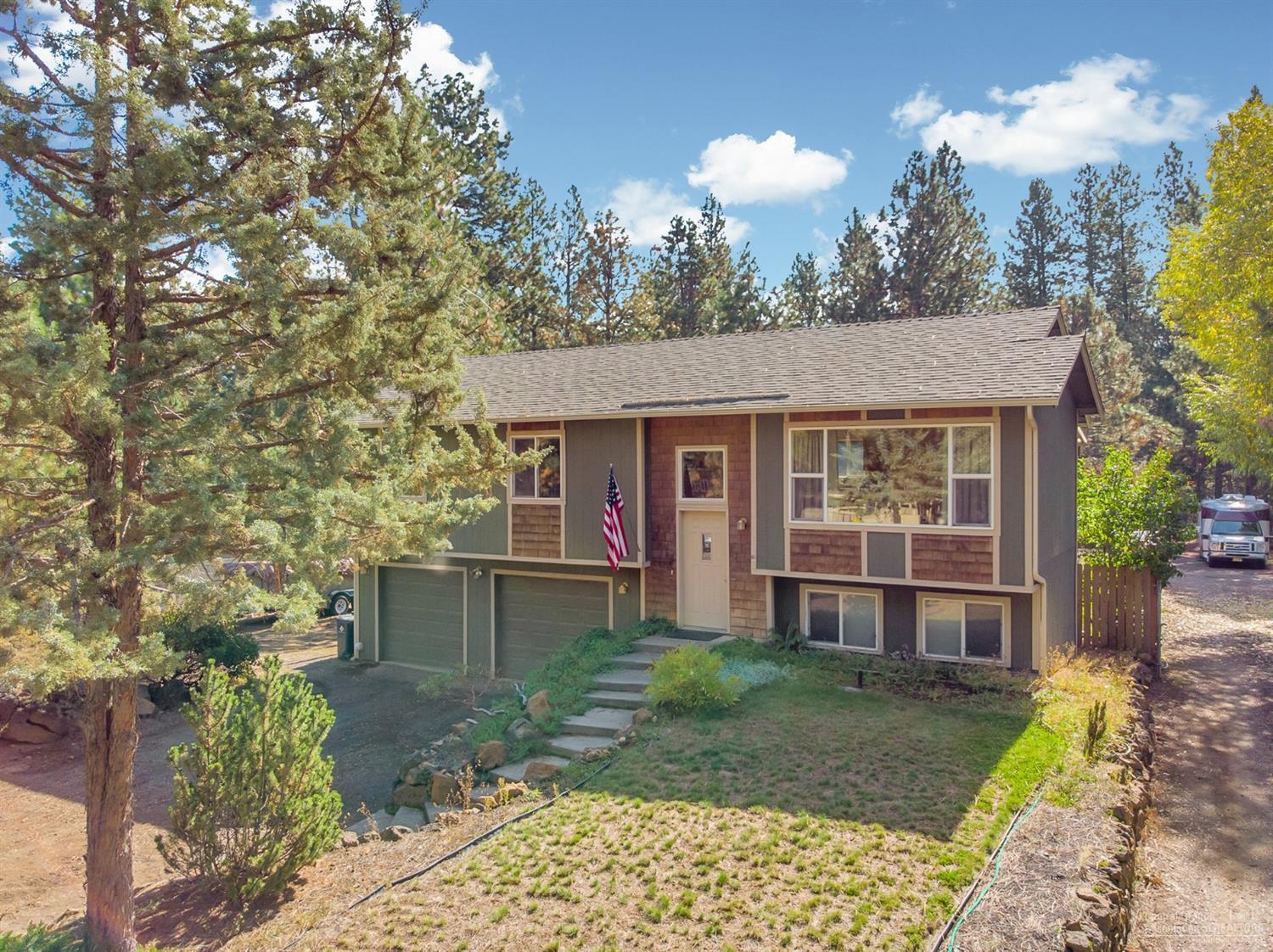 60305 Zuni Road Bend, OR 97702 - Photo 1 of 22 Primary Photo