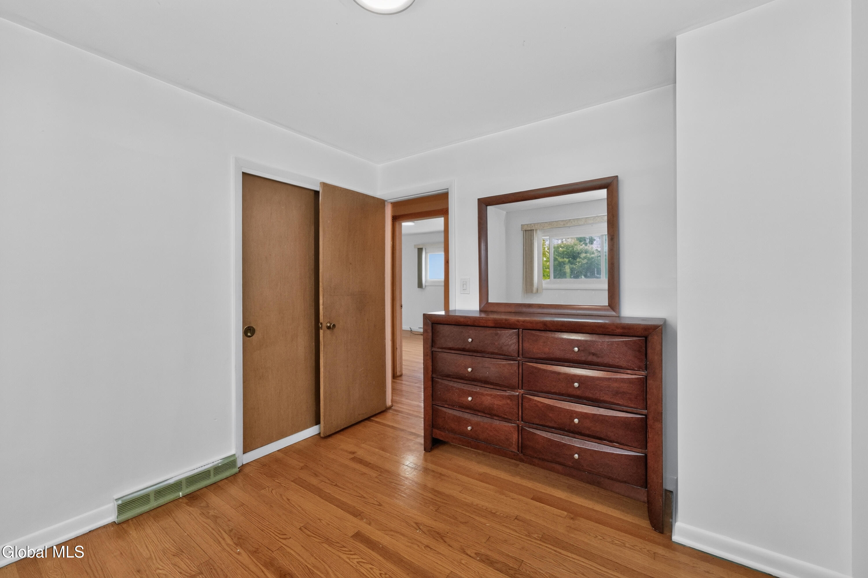 37 Marwill Street Albany, NY 12209 - Photo 20 of 33 5 Bedroom 4