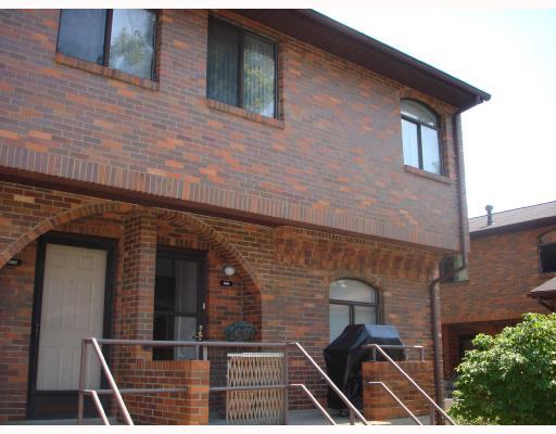 3260 Niagara Square Pittsburgh, PA 15213 - Photo 1 of 5 Exterior Front.