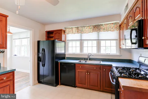 $2,995 | 384 North 26th Street, Camp Hill, PA 17011