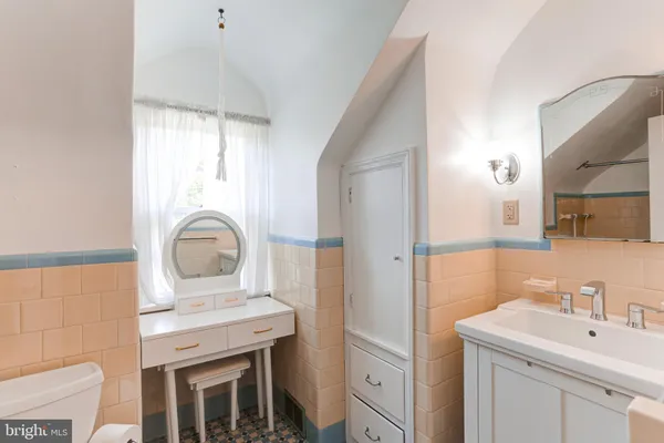 $2,995 | 384 North 26th Street, Camp Hill, PA 17011