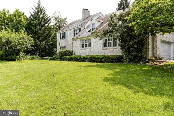 $2,995 | 384 North 26th Street, Camp Hill, PA 17011