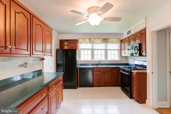 $2,995 | 384 North 26th Street, Camp Hill, PA 17011