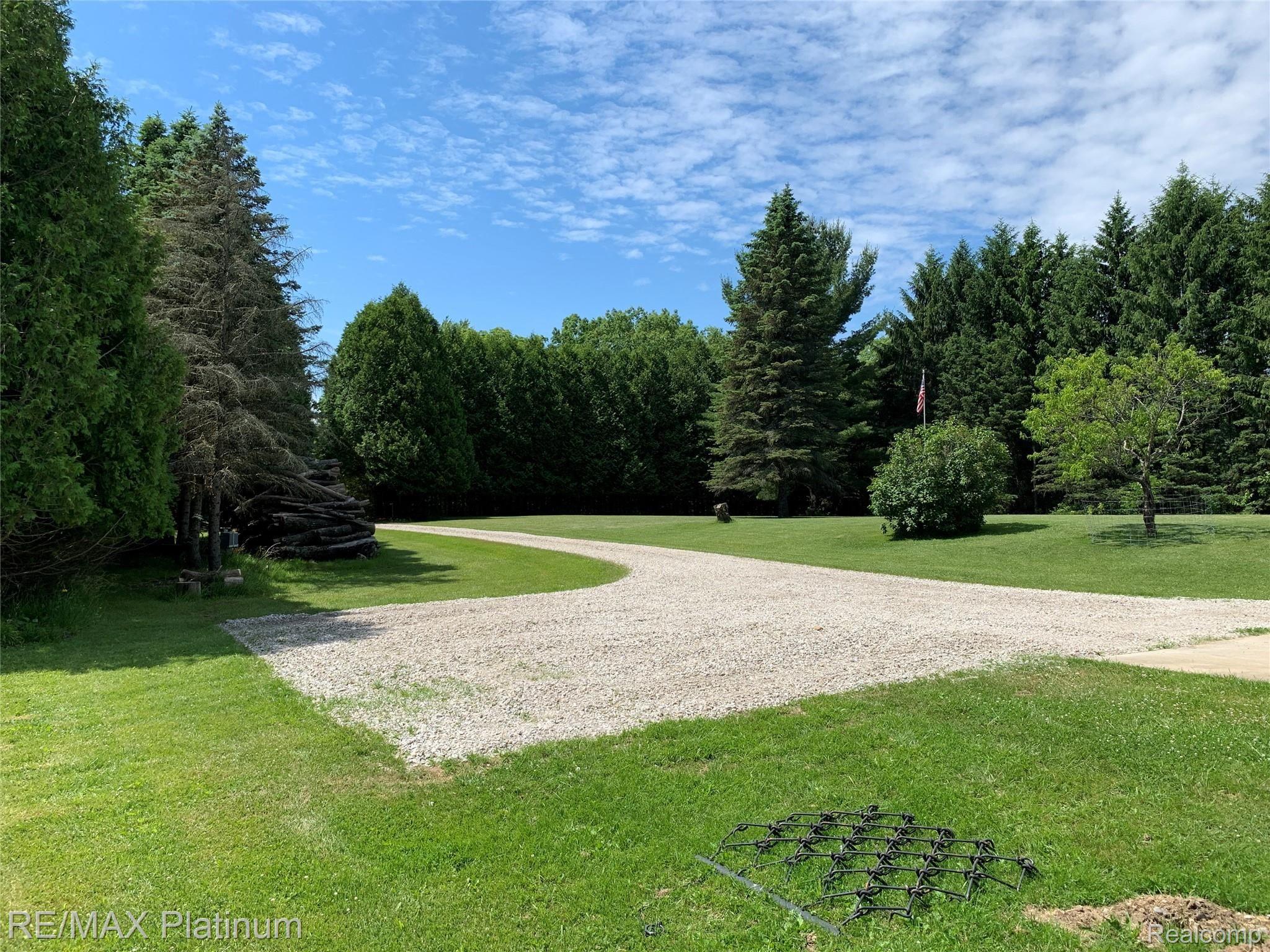 3919 Brophy Road Howell, MI 48855 - Photo 5 of 50 IMG_1600.JPG