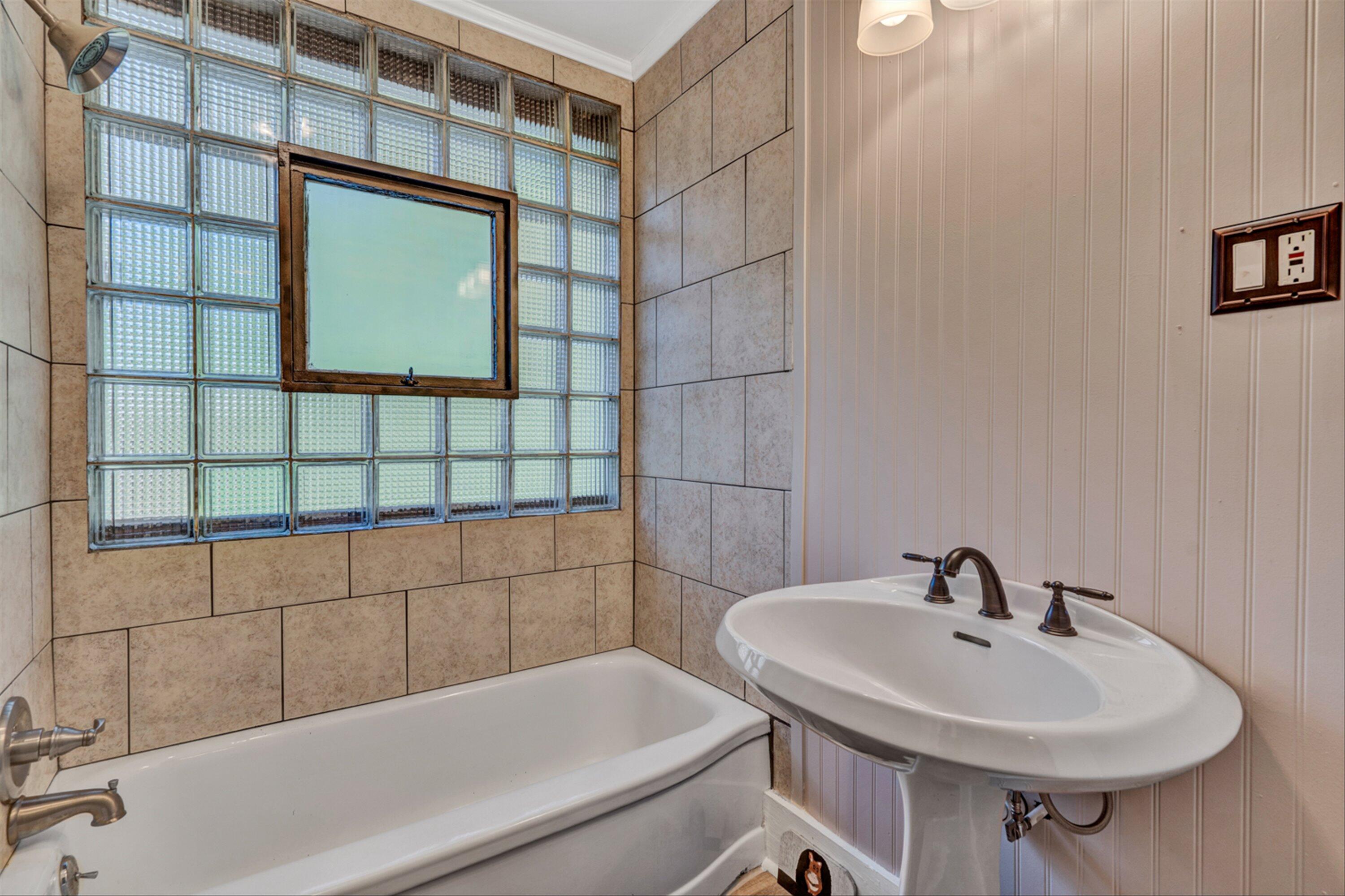 2449 Montvale Road Southwest Roanoke, VA 24015 - Photo 34 of 46 29-DSC6840