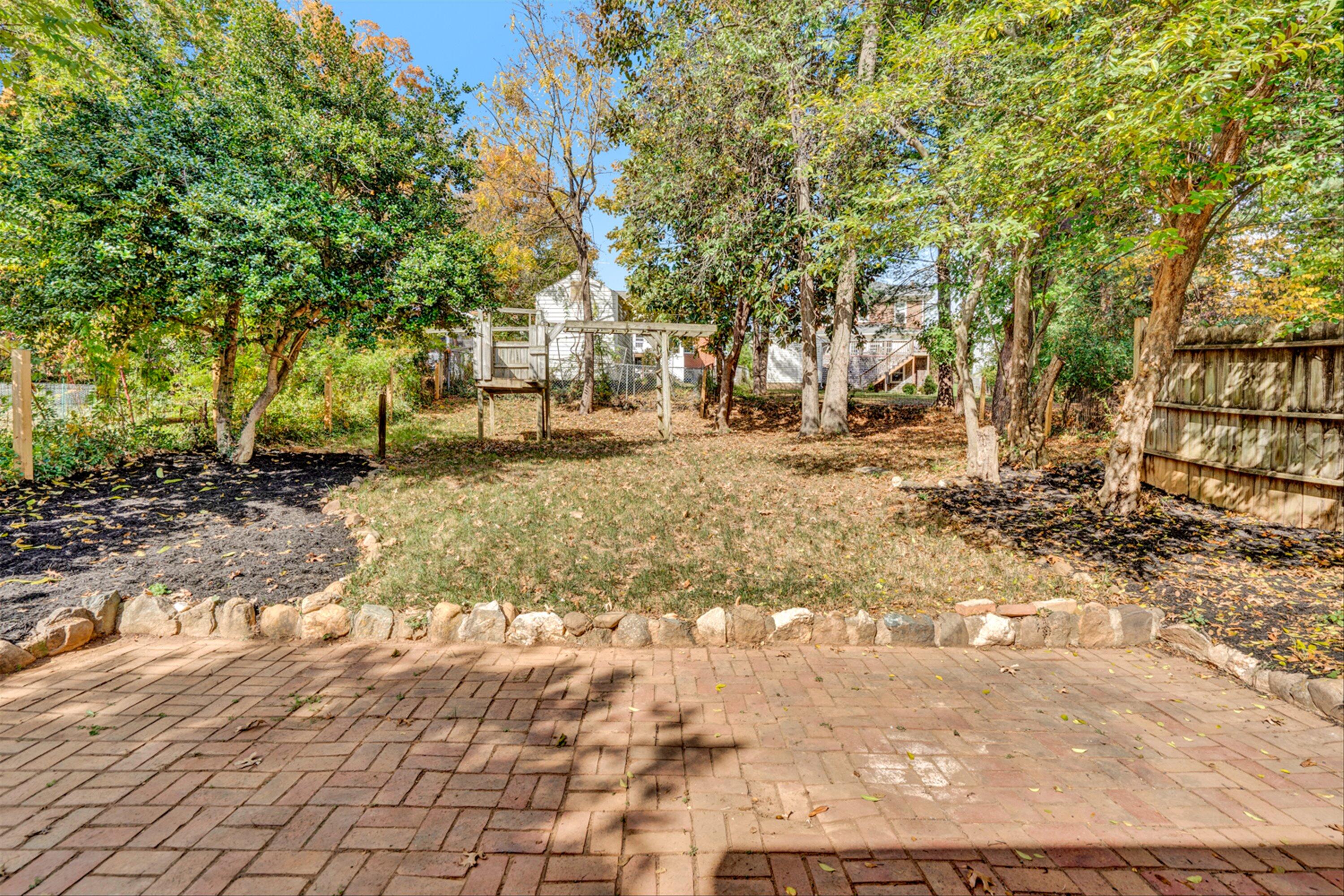 2449 Montvale Road Southwest Roanoke, VA 24015 - Photo 4 of 46 40-DSC6873