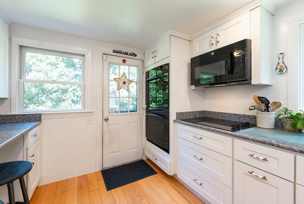 47 Mohawk Drive Acton, MA 01720 - Photo 12 of 38