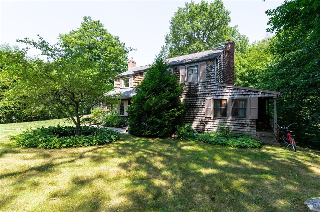 47 Mohawk Drive Acton, MA 01720 - Photo 3 of 38