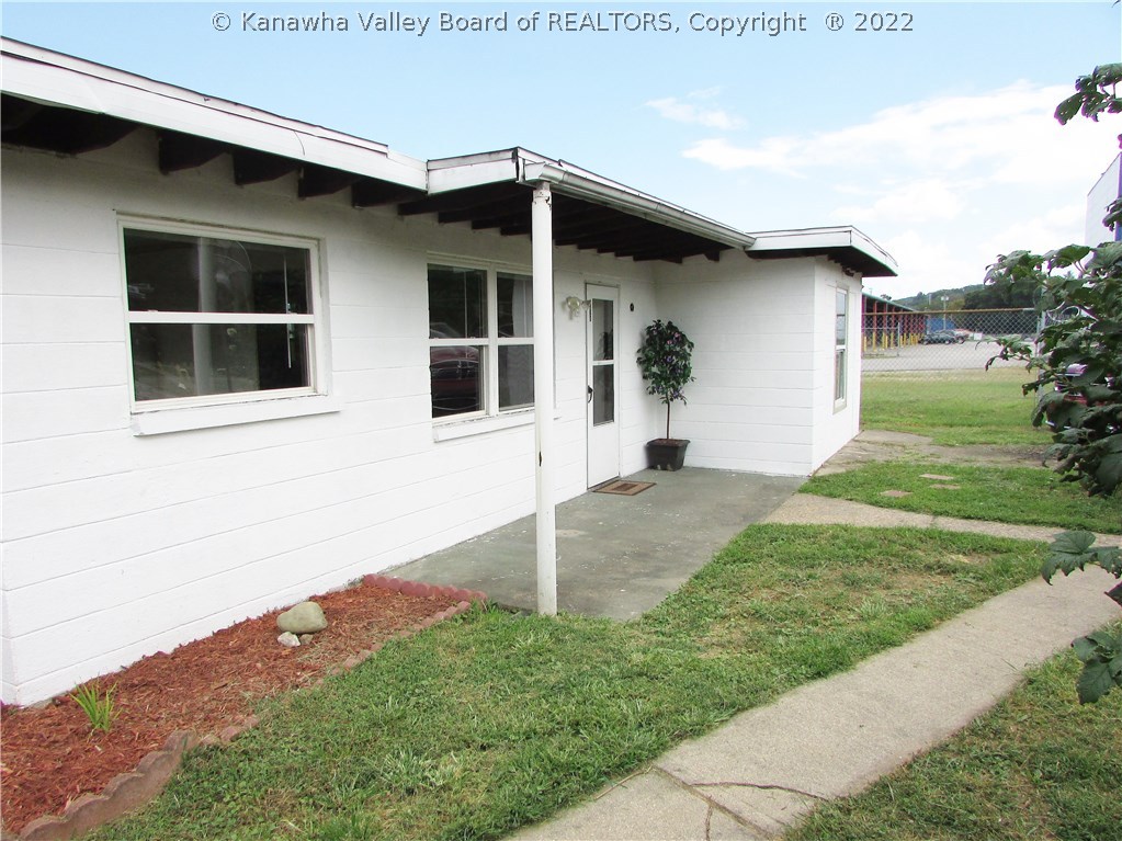 402 A Winfield Road St. Albans, WV 25177 - Photo 1 of 13 Gallery Image 1