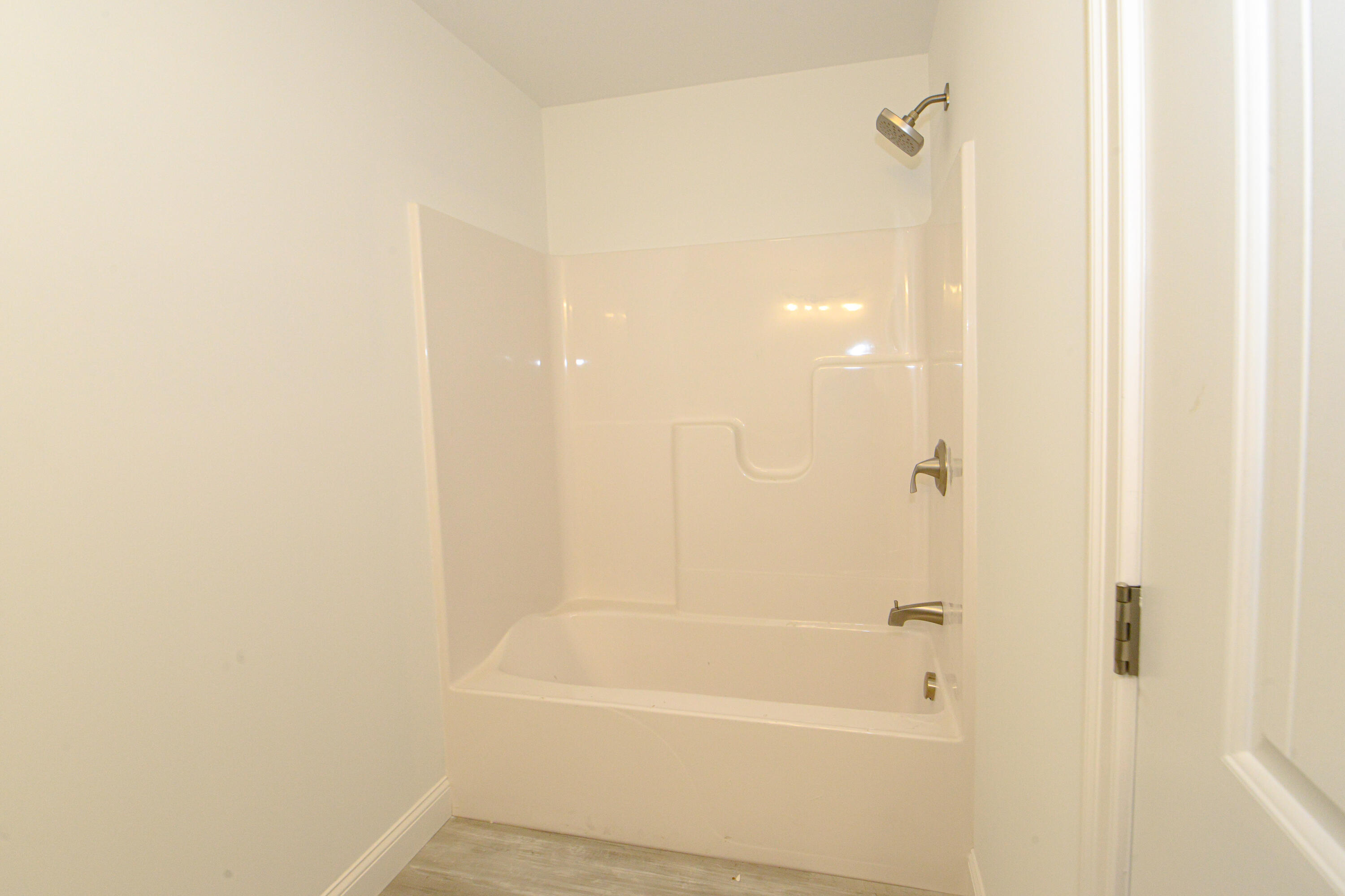 274 Hio Ridge Road Denmark, ME 04022 - Photo 17 of 51 1st Fl Bath with Tub