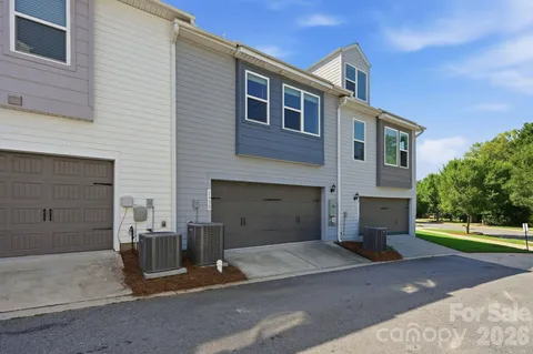 $419,900 | 1450 Winding Stream Road, Charlotte, NC 28206