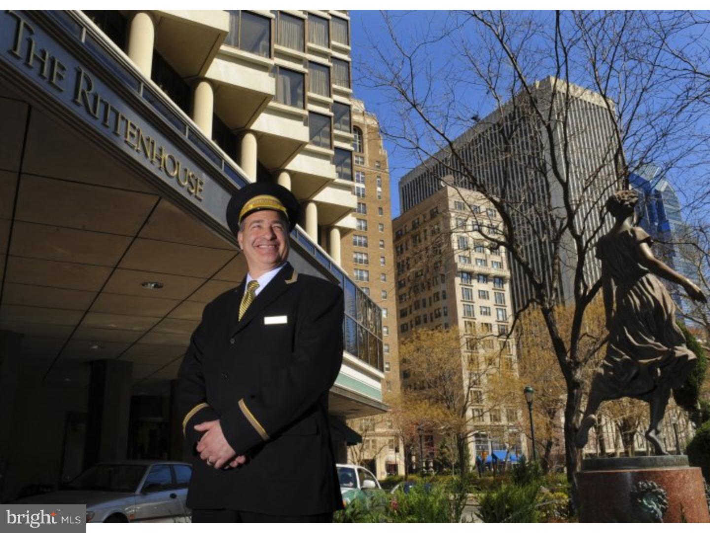 202-10 West Rittenhouse Square, Unit 1608 Philadelphia, PA 19103 - Photo 2 of 4 Exterior