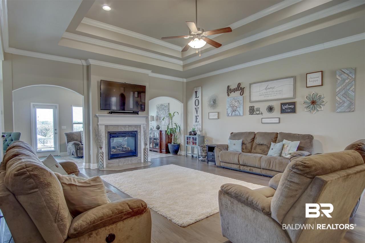 7111 Rocky Rd Loop Gulf Shores, AL 36542 - Photo 7 of 40 Living Room