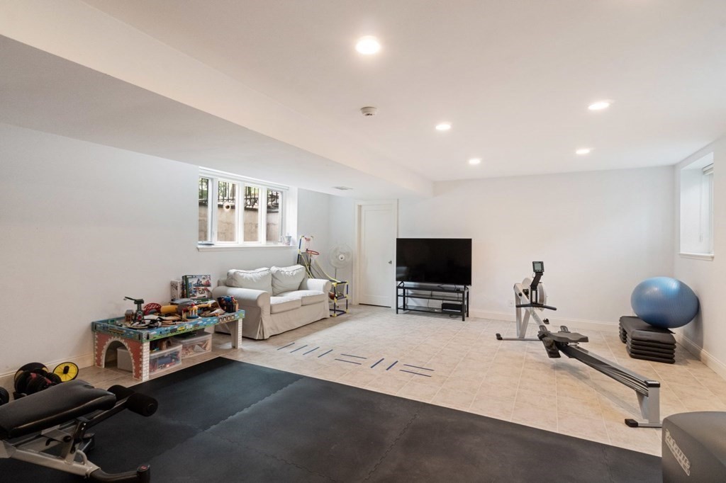 20 Dean Road Wellesley, MA 02481 - Photo 27 of 40 Gallery Image 27