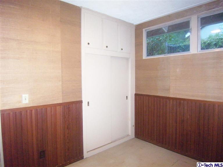 Undisclosed Address Pasadena, CA 91103 - Photo 23 of 33 an empty room with windows