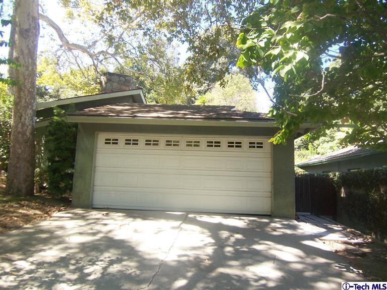 Undisclosed Address Pasadena, CA 91103 - Photo 33 of 33 a view of a door of the house