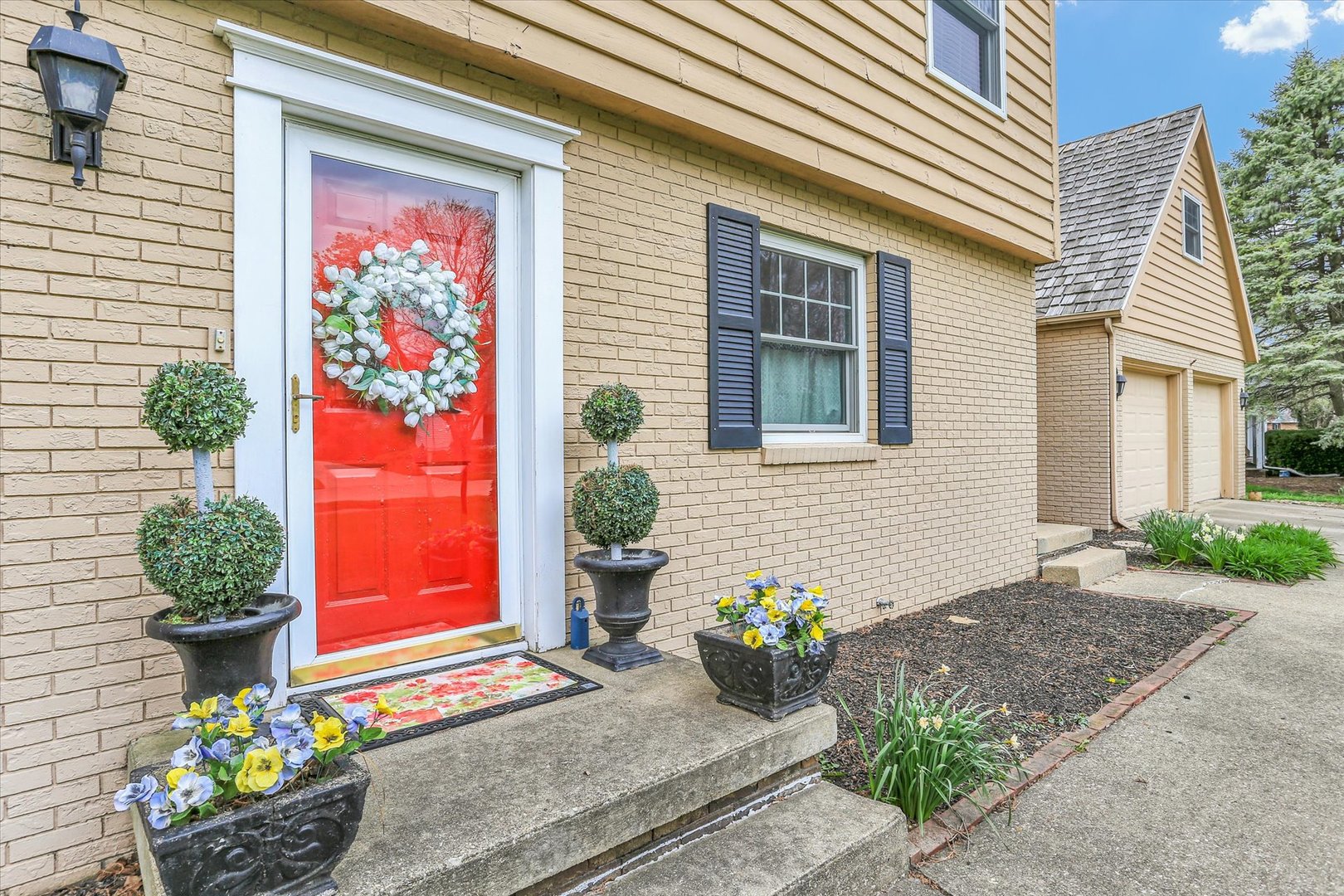 1917 Woodfield Road Champaign, IL 61822 - Photo 2 of 46 Gallery Image 2