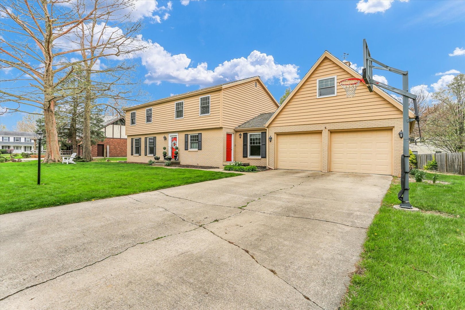1917 Woodfield Road Champaign, IL 61822 - Photo 5 of 46 Gallery Image 5