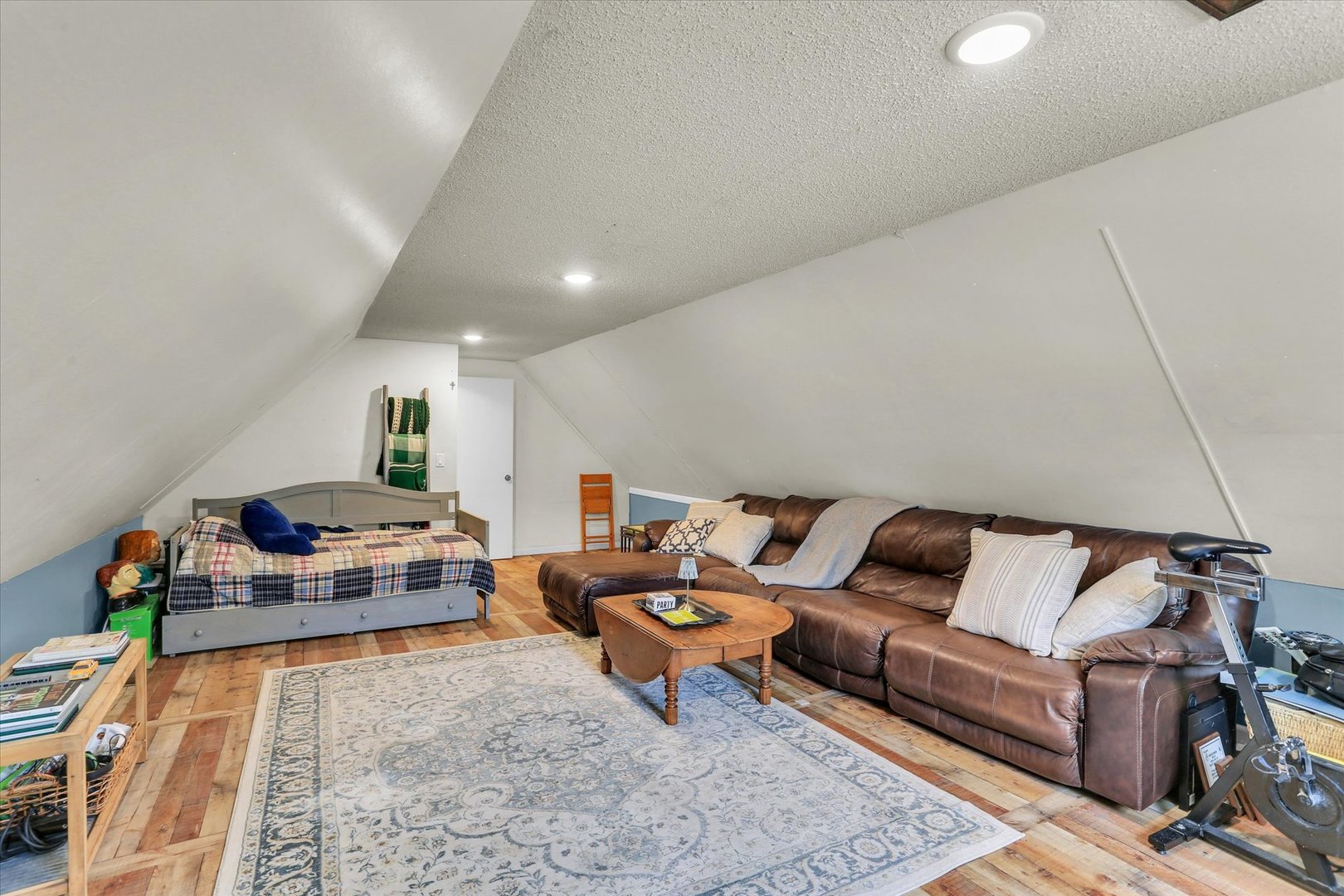 1917 Woodfield Road Champaign, IL 61822 - Photo 9 of 46 Gallery Image 9
