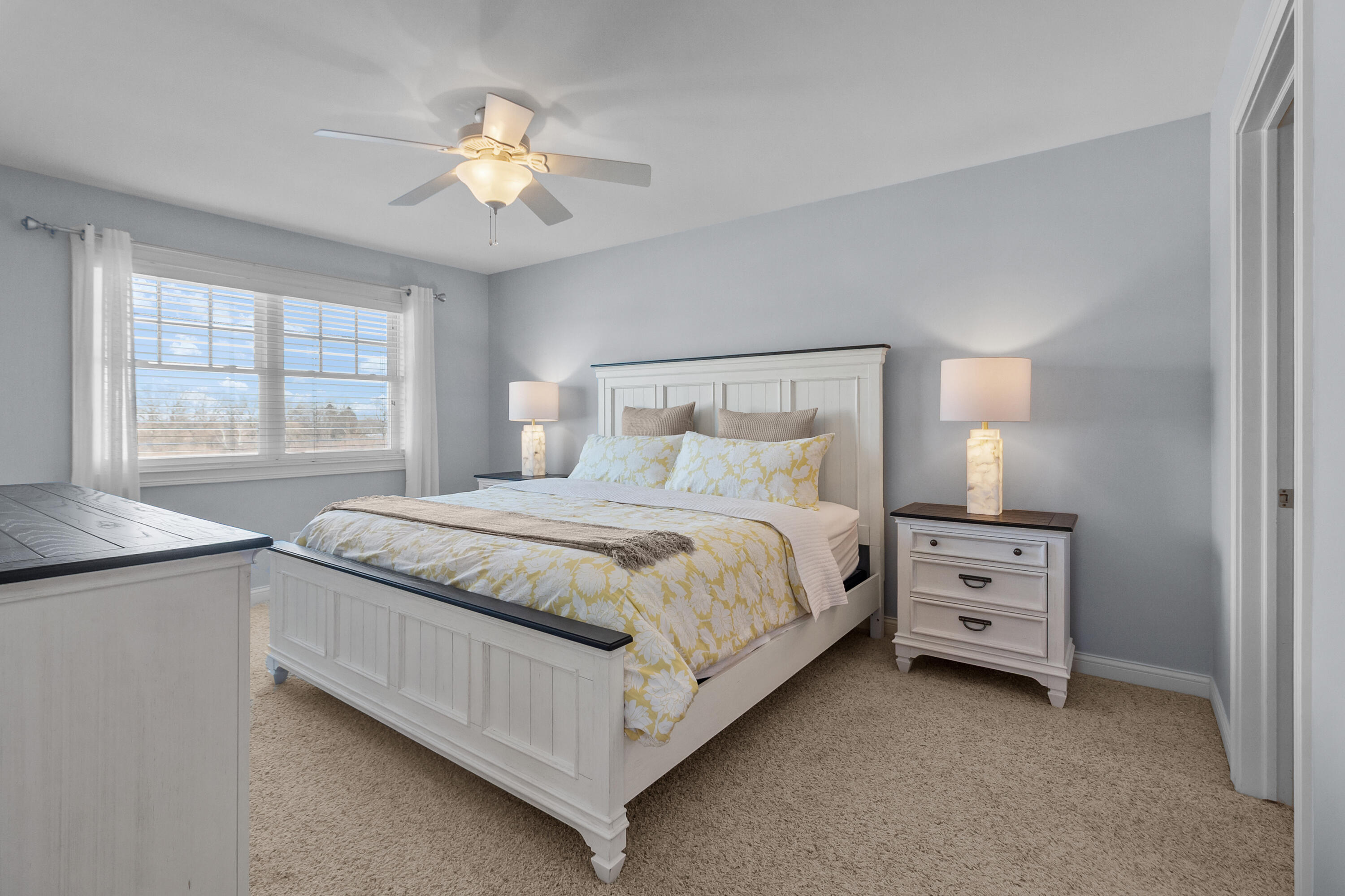 813 Eagleton Drive, Unit 4679 Geneva, WI 53147 - Photo 27 of 53 Upper Level En-Suite Bedroom 2 with huge walk in custom closet.