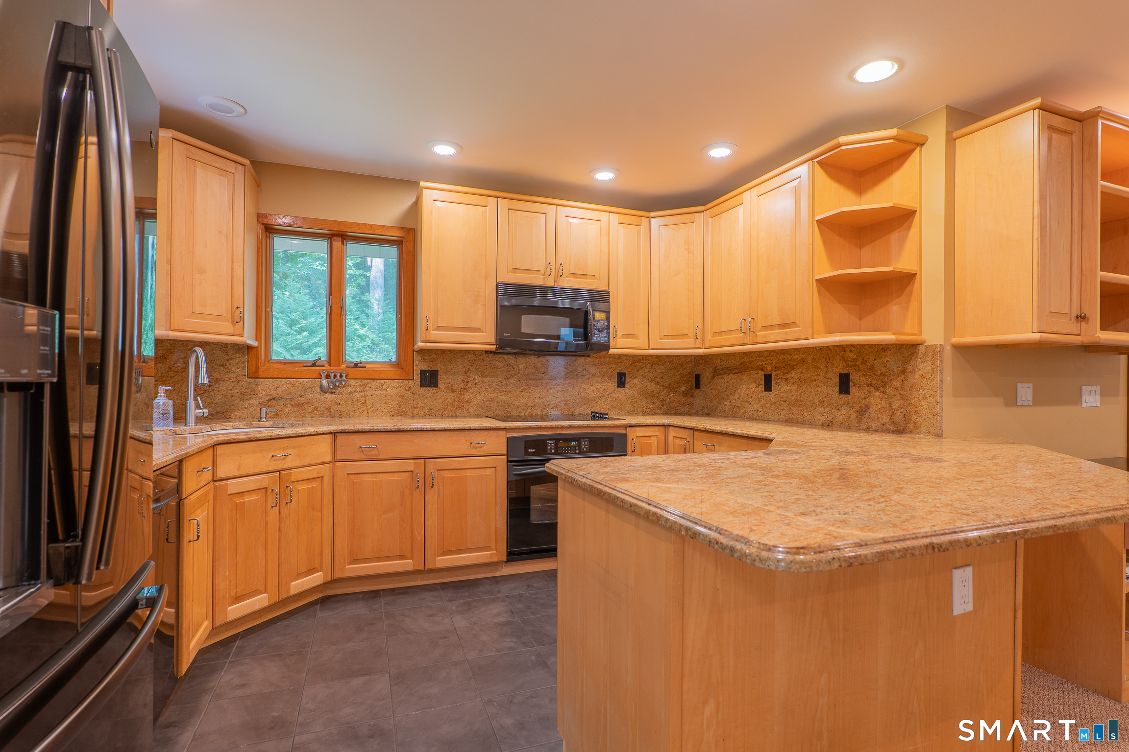 32 Horseshoe Ridge Road Newtown, CT 06482 - Photo 11 of 40