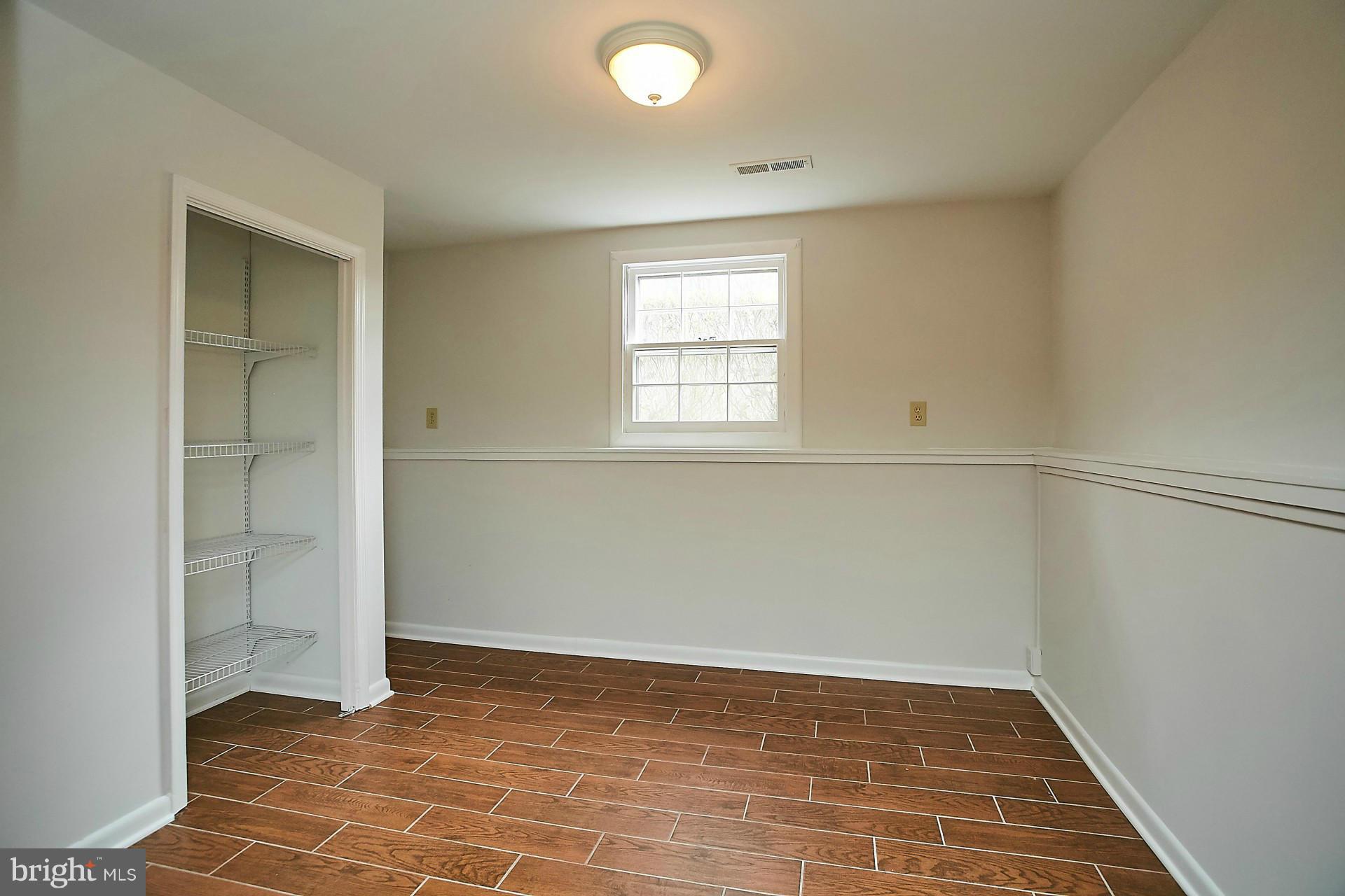 6900 Newman Road Clifton, VA 20124 - Photo 23 of 30 Bedroom