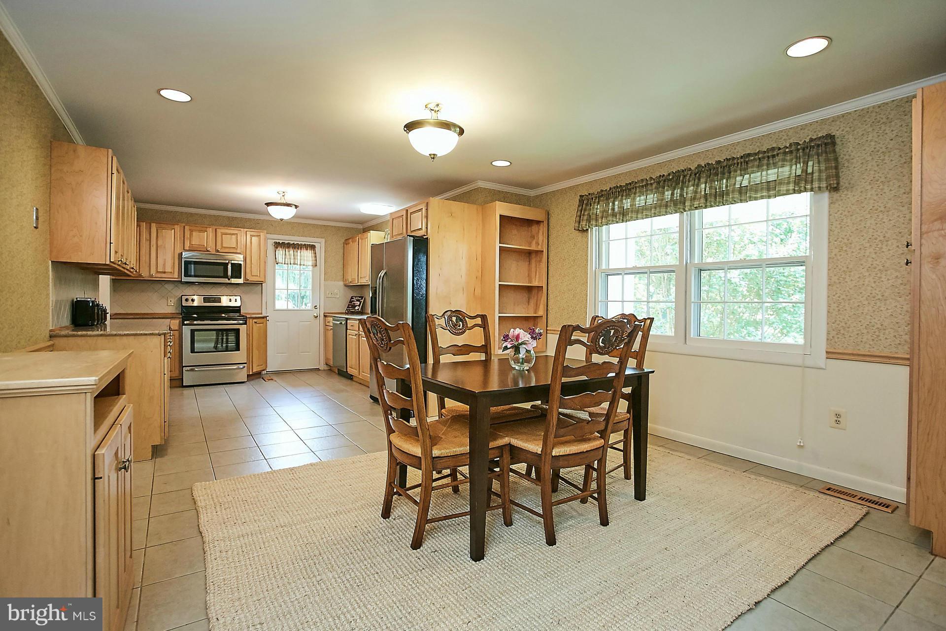 6900 Newman Road Clifton, VA 20124 - Photo 9 of 30 Kitchen