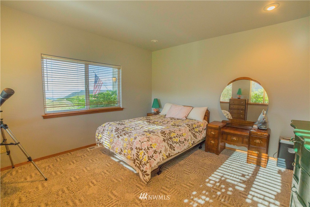 5330 Whispering Ridge Road Wenatchee, WA 98801 - Photo 14 of 25 Gallery Image 14