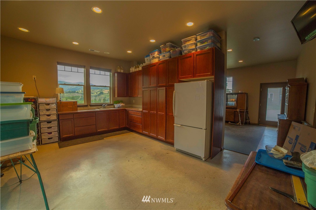 5330 Whispering Ridge Road Wenatchee, WA 98801 - Photo 21 of 25 Gallery Image 21