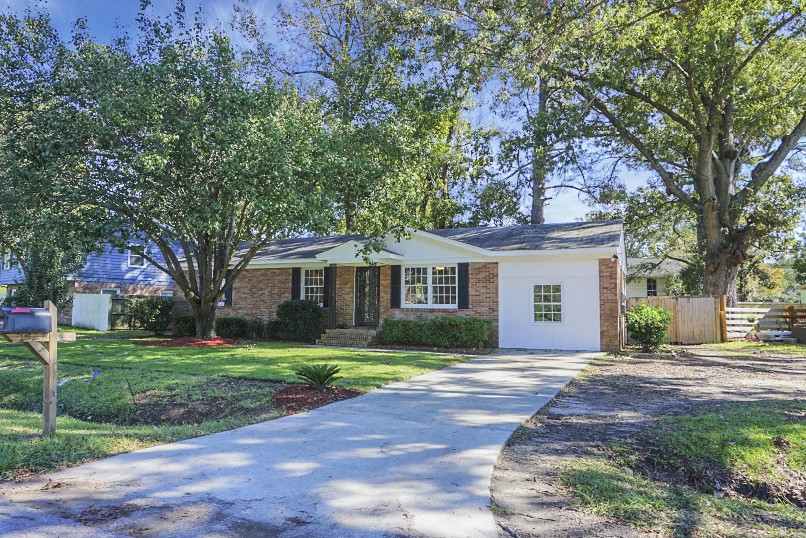 1821 Mepkin Road Charleston, SC 29407 - Photo 5 of 38 ADSC05198