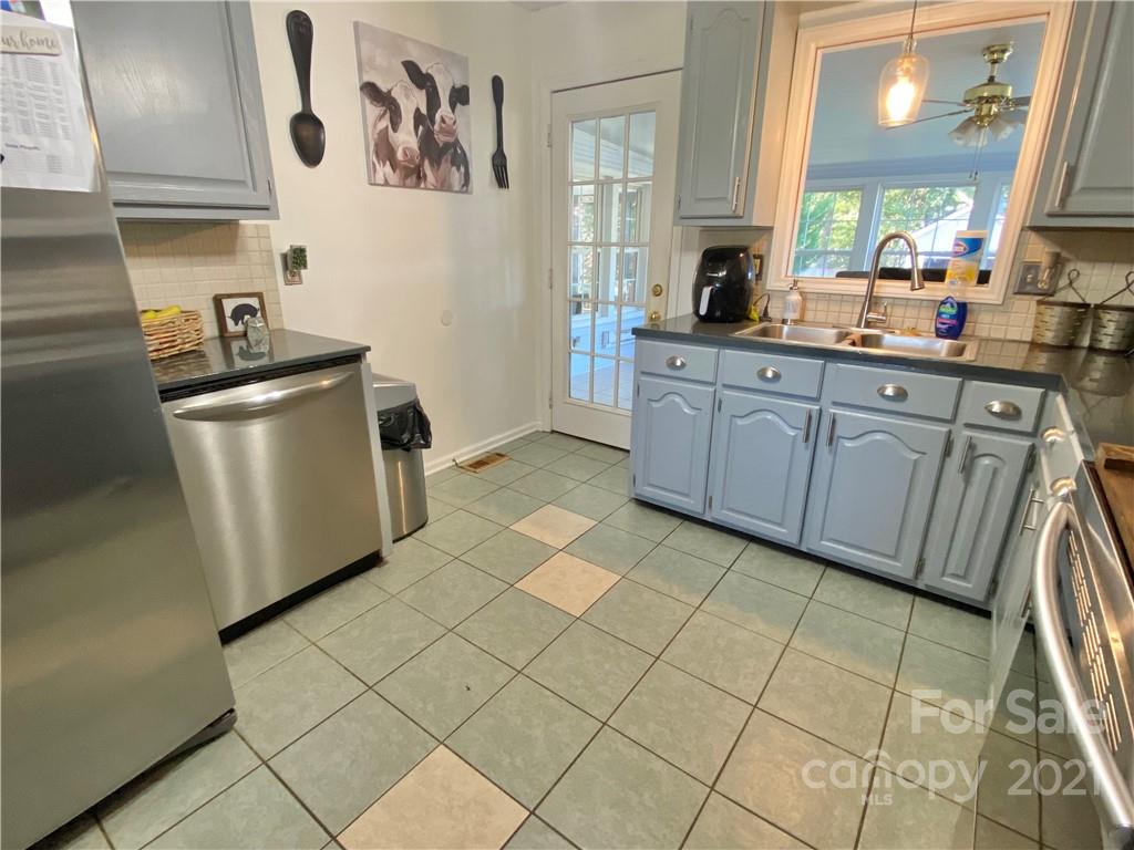 1668 Union Grove Road Lenoir, NC 28645 - Photo 5 of 37 Gallery Image 5