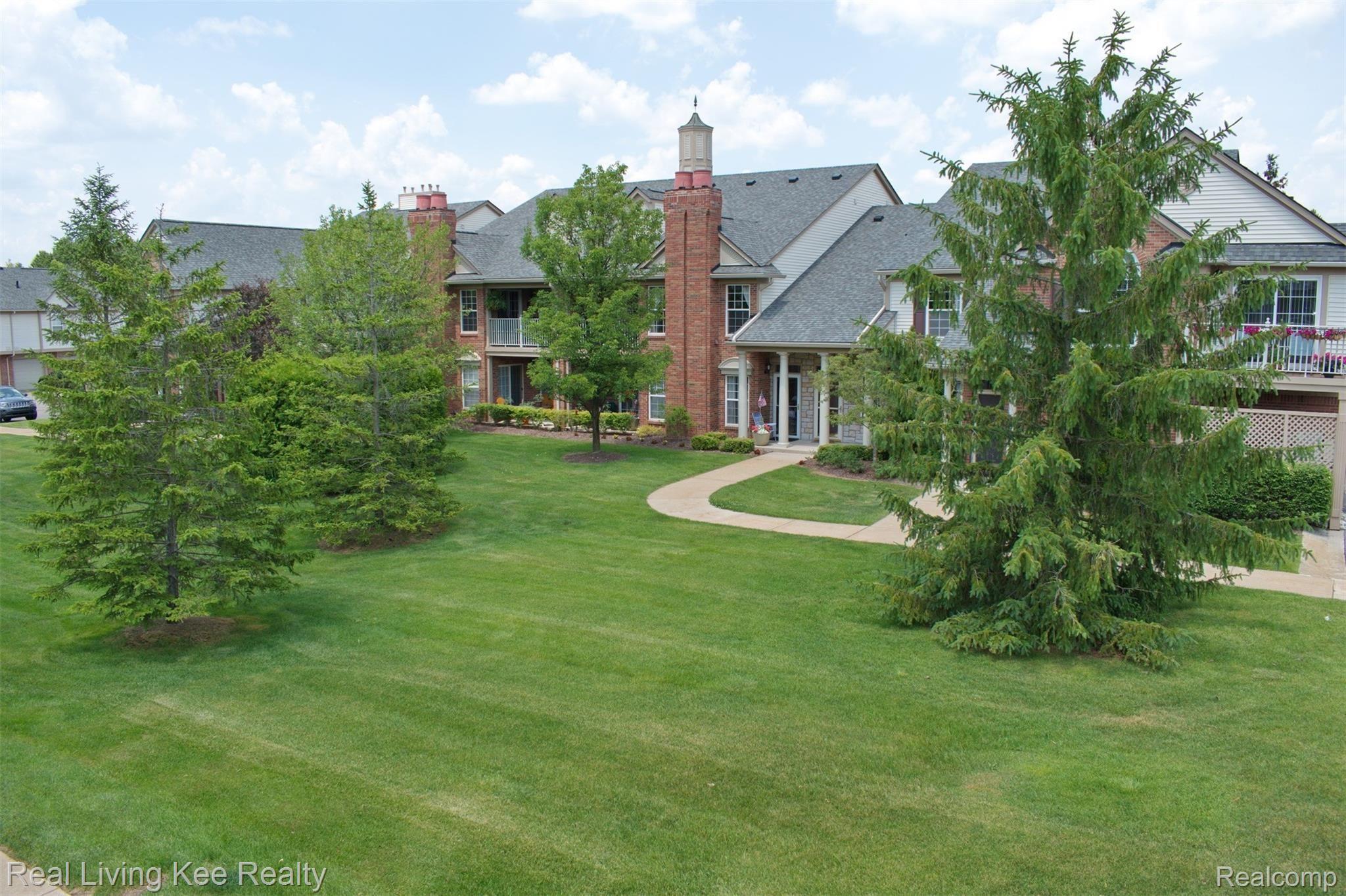 3577 Oakmonte Boulevard, Unit 62 Rochester, MI 48306 - Photo 3 of 23 Common Area 1.jpg