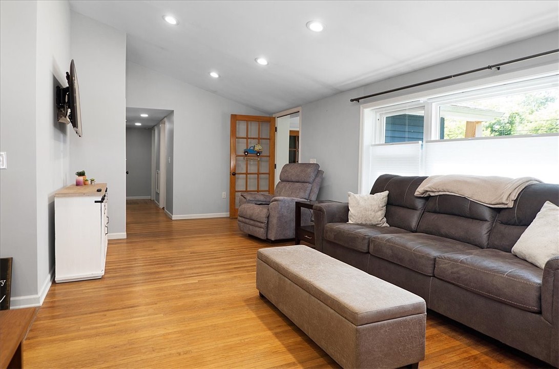 6366 County Line Road Ontario, NY 14519 - Photo 10 of 48