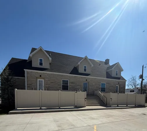 $1,700 | 823 Hart Street, Unit B, Vincennes, IN 47591