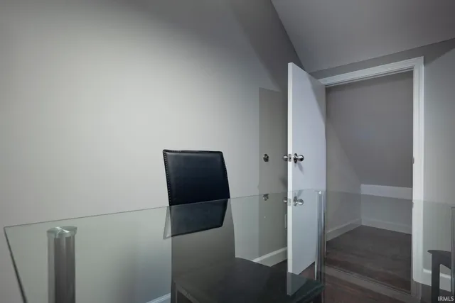 $1,700 | 823 Hart Street, Unit B, Vincennes, IN 47591