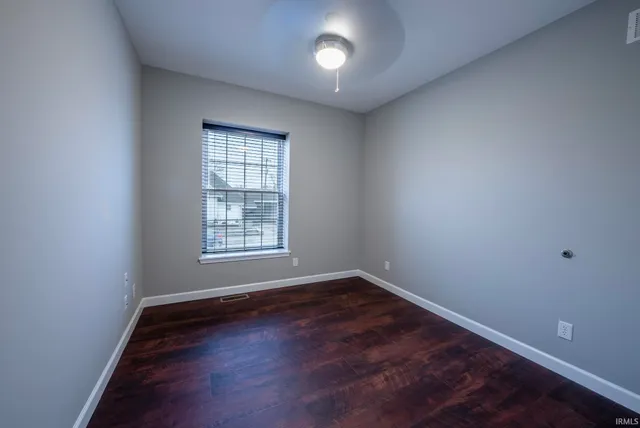 $1,700 | 823 Hart Street, Unit B, Vincennes, IN 47591