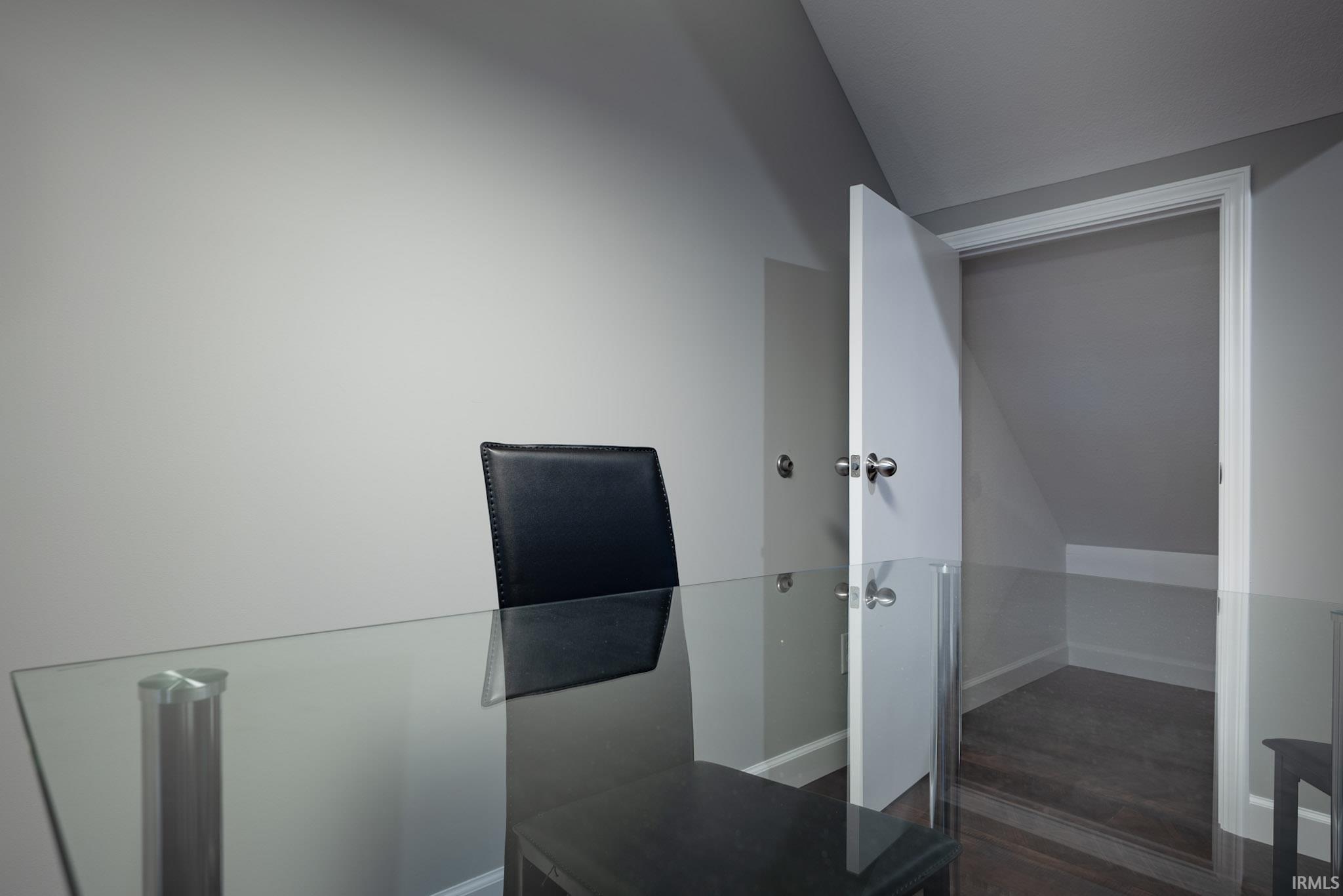 823 Hart Street, Unit B Vincennes, IN 47591 - Photo 26 of 32