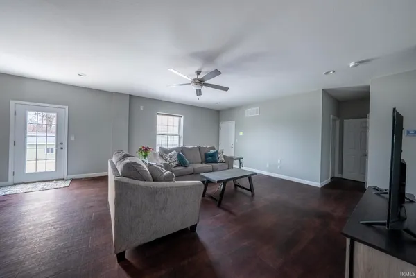 $1,700 | 823 Hart Street, Unit B, Vincennes, IN 47591
