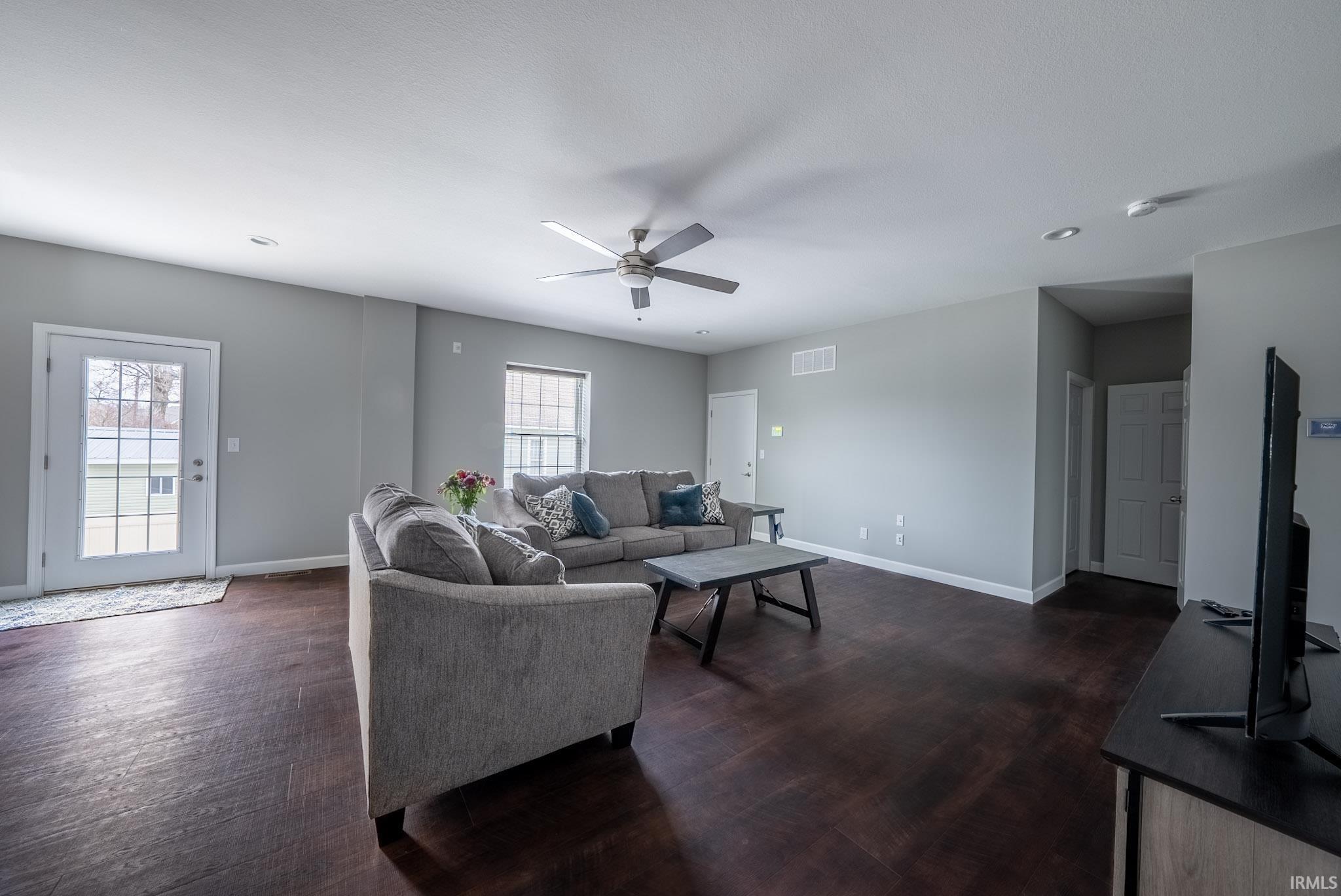 823 Hart Street, Unit B Vincennes, IN 47591 - Photo 3 of 32