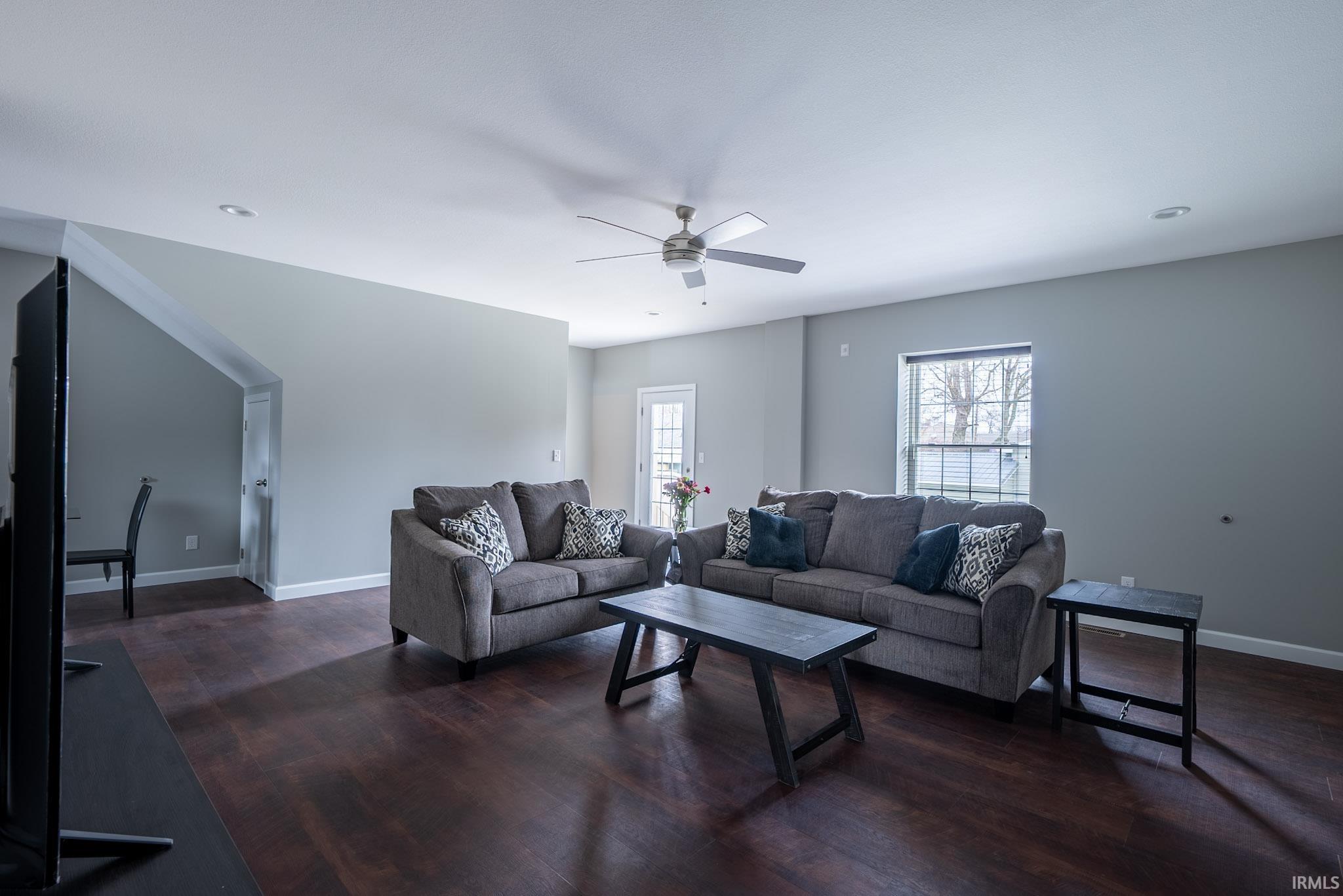 823 Hart Street, Unit B Vincennes, IN 47591 - Photo 4 of 32