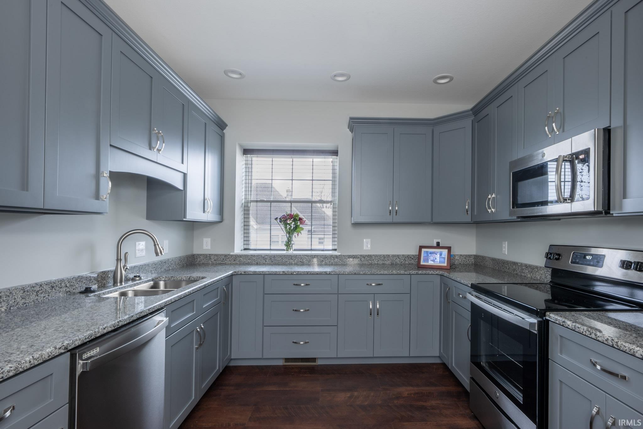 823 Hart Street, Unit B Vincennes, IN 47591 - Photo 6 of 32