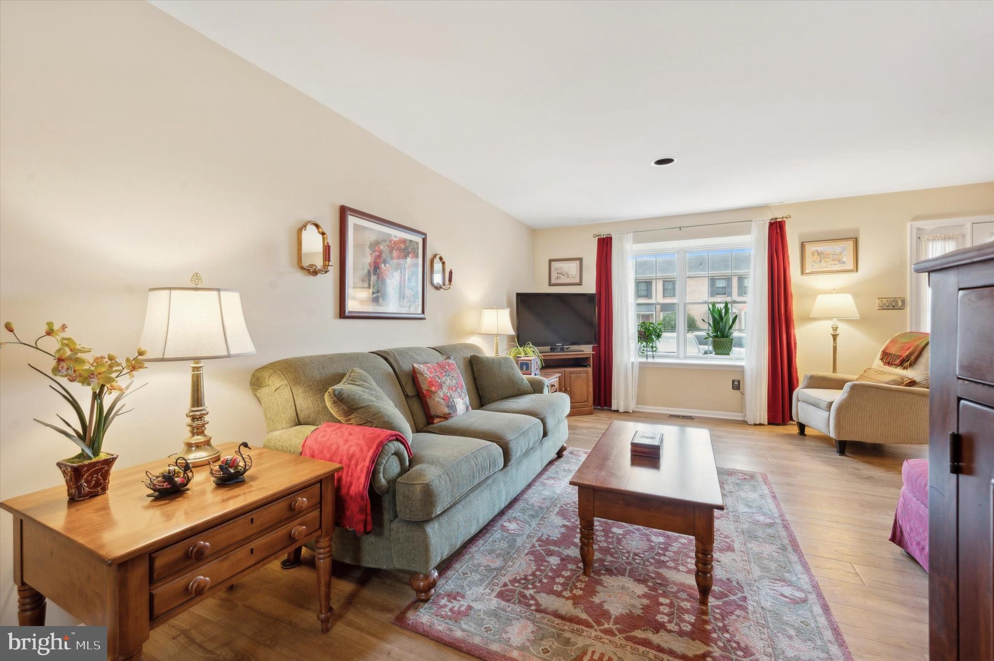376 Scola Road Brookhaven, PA 19015 - Photo 6 of 25 Gallery Image 6