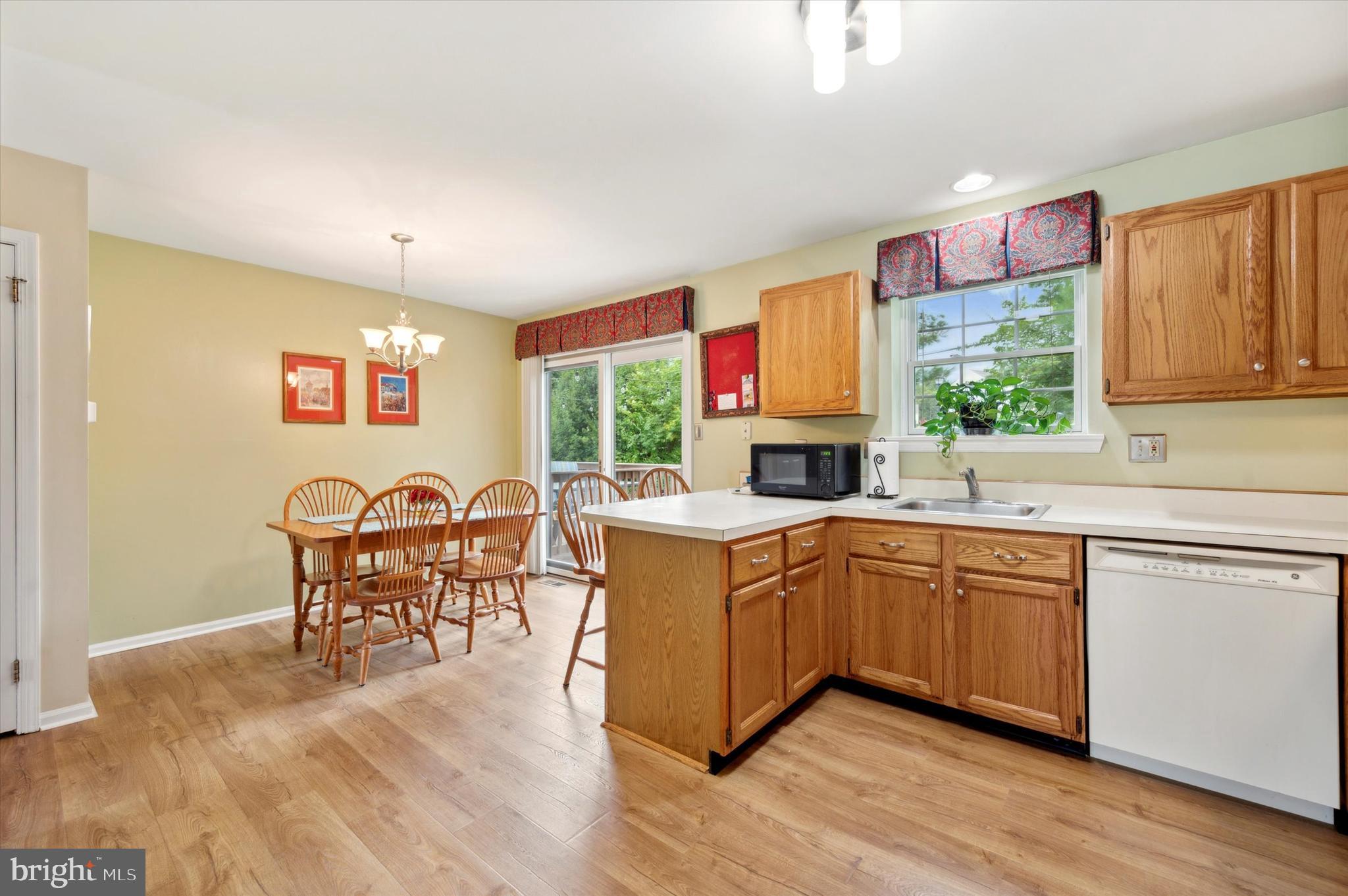376 Scola Road Brookhaven, PA 19015 - Photo 8 of 25 Gallery Image 8