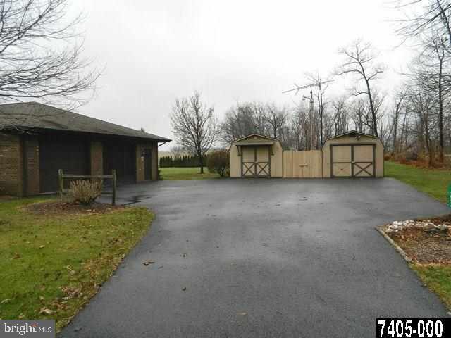14054 Ridge Road Stewartstown, PA 17363 - Photo 13 of 36 Gallery Image 13