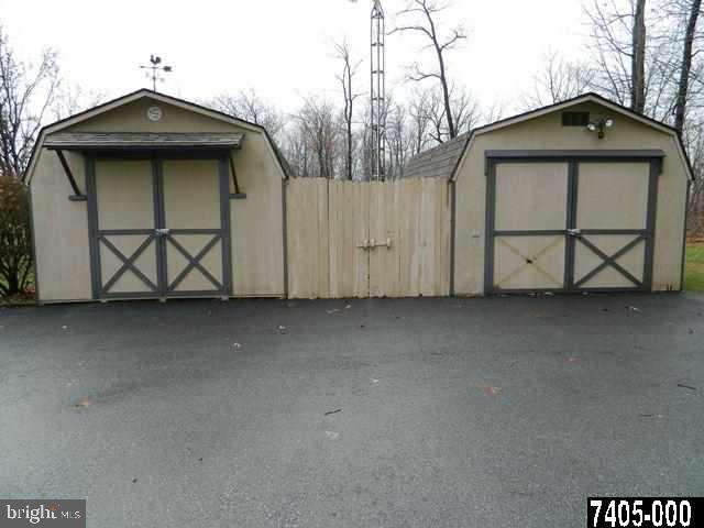 14054 Ridge Road Stewartstown, PA 17363 - Photo 7 of 36 Gallery Image 7